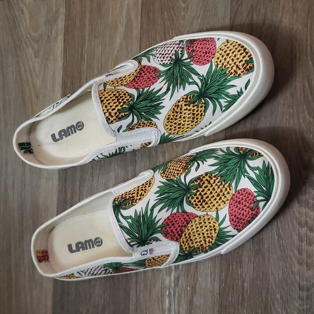 Lamo Pineapple Print Slip-On Shoes Sz 11